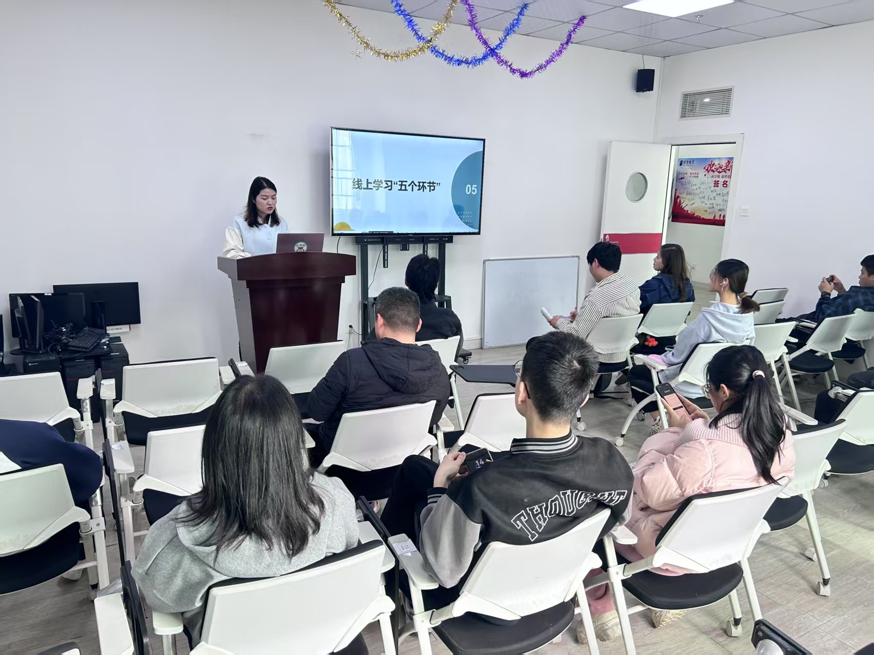 25级广轻新生主题班会.jpg